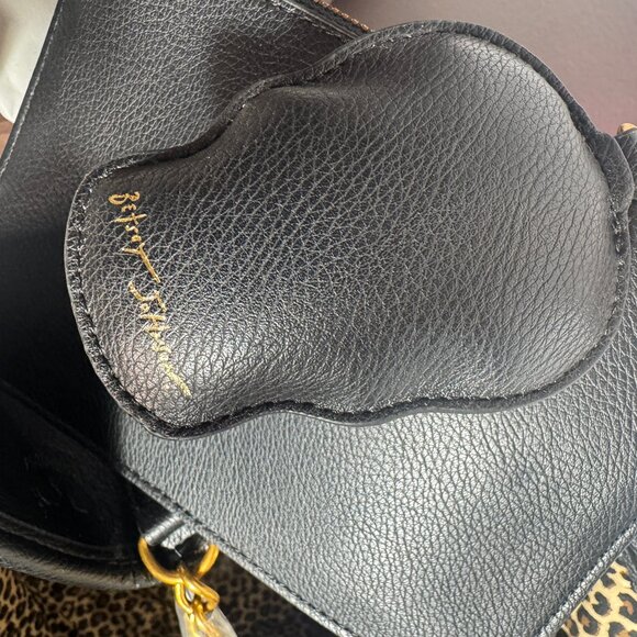 Betsey Johnson Black skull embossed with studs one side tote bag XOSTUDDY - Picture 5 of 9